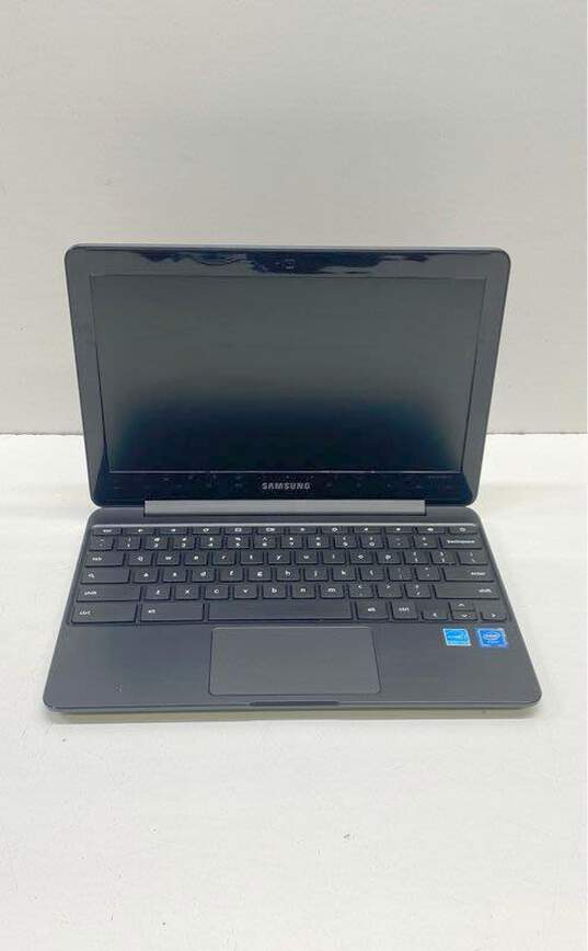 Samsung Chromebook 3 XE500C13-K02US 11.6" Intel Celeron Chrome OS image number 1