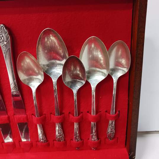 Stainless Steel Flatware Set w/ Case image number 3