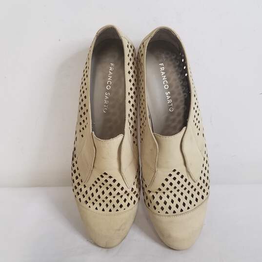 Franco Sarto Anderson Women's Size 7.5M Loafer Perforated Beige Nubuck image number 6