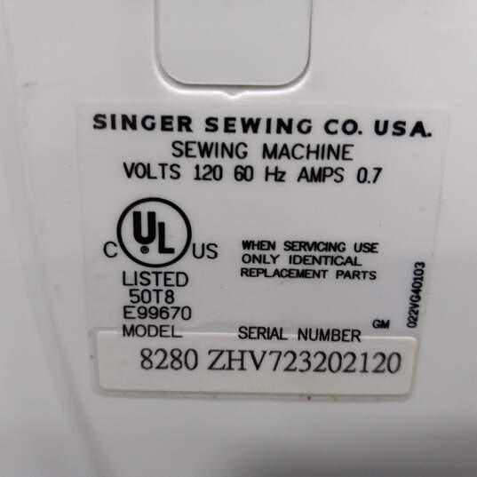 Singer Prelude Model 8280 Sewing Machine image number 4