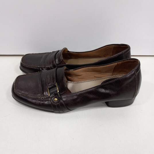 Womens Brown Leather Slip On Square Toe Low Top Loafer Shoes Size 7.5W image number 3
