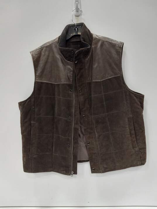 Roundtree & Yorke Brown Leather Vest Men's Size XL image number 1