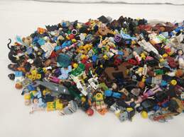 3.7 lbs. of Assorted Lego Mini Figs & Other Assorted Toys alternative image