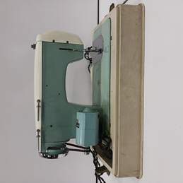 Vintage Sewing Machine alternative image