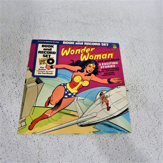 DC Comics Wonder Woman Book and LP Record Set 1977 image number 1