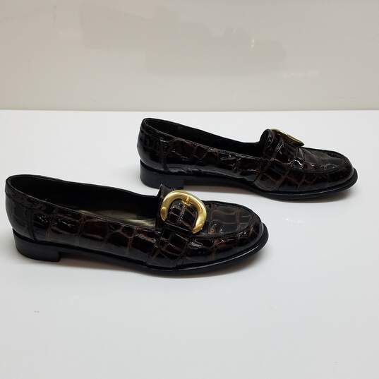 Authenticated Stuart Weitzman Croc Embossed Brown Patent Leather Loafers Woman's Size 11M image number 3
