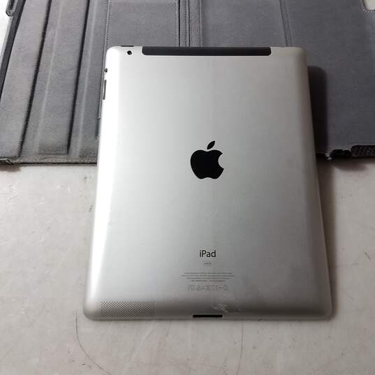 Apple iPad 2 (Wi-Fi/GSM/GPS) Model A1396 Storage 64GB image number 2