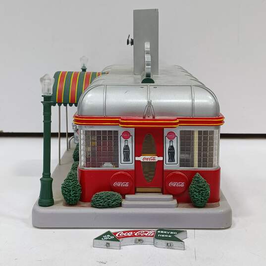 Danbury Mint Miniature Coca-Cola Diner w/ Accessories image number 4