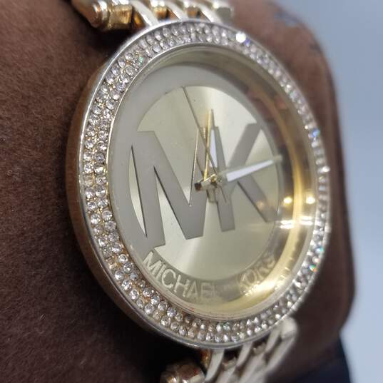 Michael Kors 39mm Gold Tone Crystal Bezel Unisex Quartz Watch In Box DAMAGED image number 4