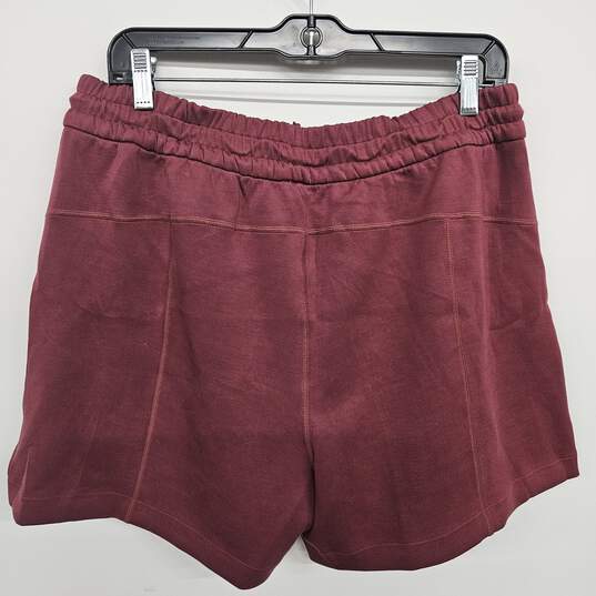 Red Shorts With Drawstring image number 2