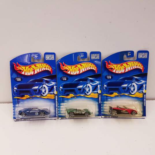 Lot of 10 Assorted Hot Wheels 2001 Collection image number 4