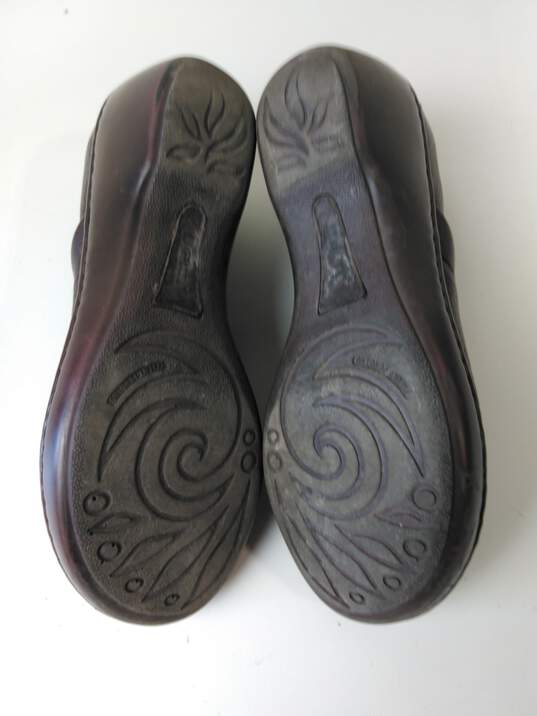 Born Concept Women's Leather Clogs Size 9 image number 5