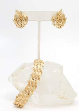 Vintage Crown Trifari Brushed Gold Tone Woven Bracelet & Leaf Clip On Earrings 35.8g