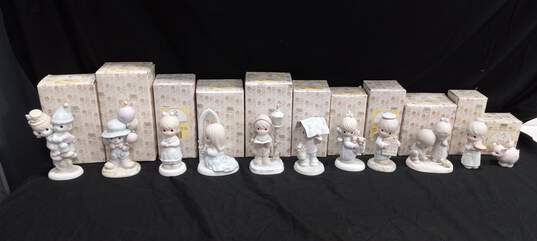 Bundle of Assorted Precious Moments Figurines In Box image number 1