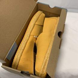 Women's Flat Shoes in Original Box With Original Tag Attached Size: 8.5 alternative image