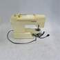 Singer 7033 Limited Edition Sewing Machine W/ Pedal image number 4