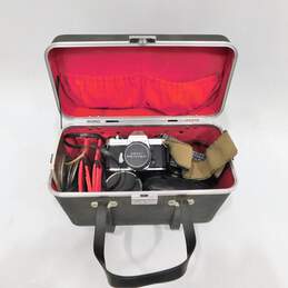 Asahi Pentax Spotmatic SP II SLR 35mm Film Camera W/ Lenses Accessories & Case alternative image