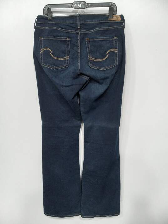 Signature Levi Strauss & Co. Bootcut Jeans Women's Size M image number 2
