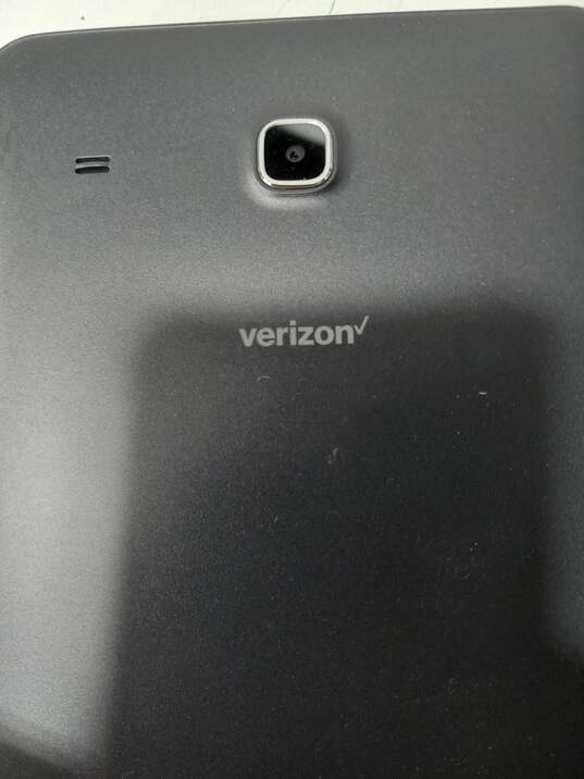 Dark Gray Samsung Galaxy Tab E image number 2