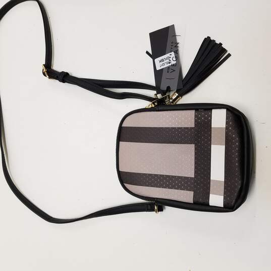 Deluxity Plaid Crossbody Purse image number 2
