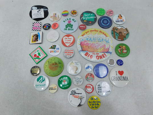 Vintage/Mod Lot Assorted Buttons Pins Novelty Quotes Pop Culture Various Sizes image number 1