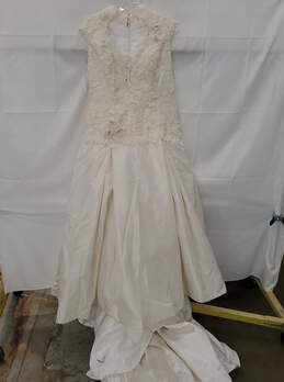 Sposa St. Pucchi Sleeveless Scoop Neck Zip Back Lace Wedding Dress Size 18