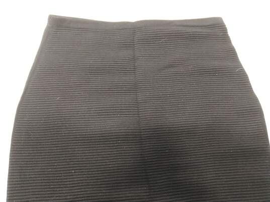 Max Studio Black Ribbed Knee-High Skirt Size Small image number 2