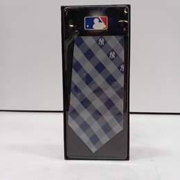 MLB NY Yankees Tie in Case