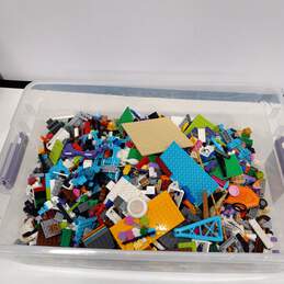 8lbs Lot of Assorted Building Toy Bricks alternative image