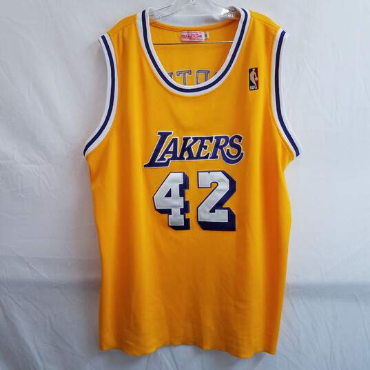 Mitchell & Ness yellow Lakers jersey size 56 #42 image number 1