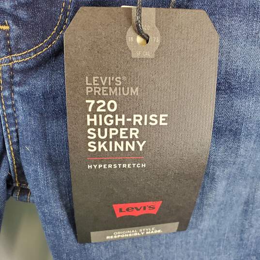 Levi's Women Blue Skinny Jeans Sz 27 NWT image number 5