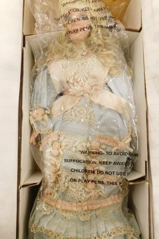Welden Museum Collectibles Queen's Court Porcelain Doll Gabriella Mary Benner image number 3