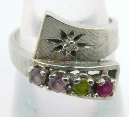 Vintage 10K White Gold Diamond Accent, Sapphire, Ruby & Peridot Mother's Ring 3.6g image number 4