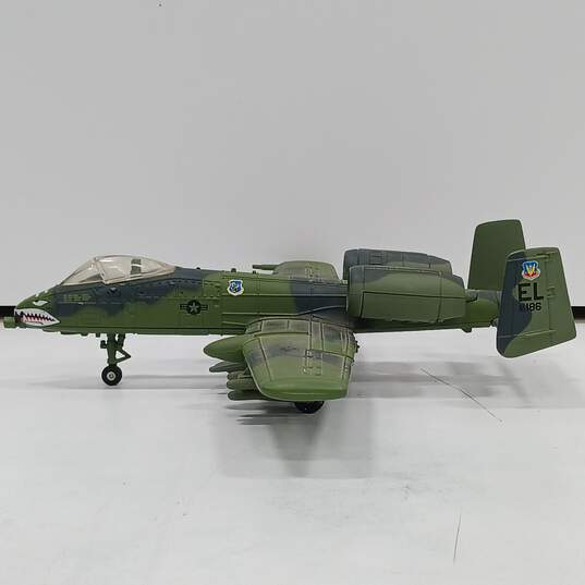 Die Cast A-10A Thunderbolt II No. 76367 1:72 Scale image number 2