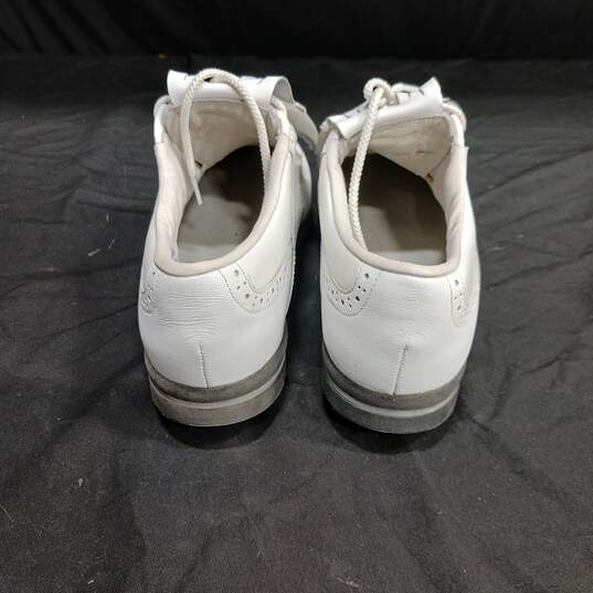 Women’s Vintage Footjoy Classic White Golf Shoes Sz 6M image number 2