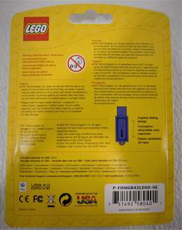 Sealed 2-Pack Lego Red Blue Brick Shaped 8GB USB Flash Drives alternative image