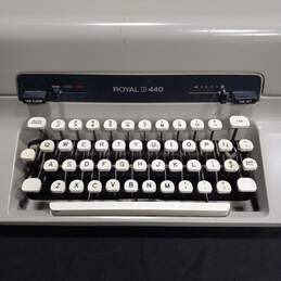 Vintage Royal 440 Mechanical Typewriter alternative image