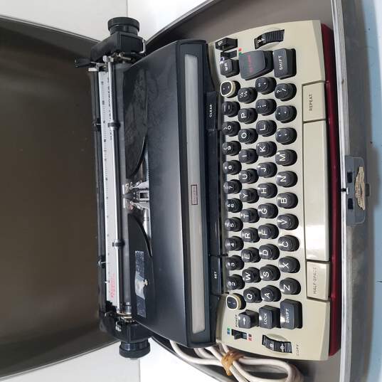 Sears Medalist Power 12 Typewriter image number 1