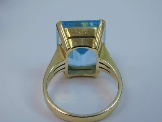 14K Yellow Gold Emerald Cut Blue Topaz Cocktail Ring 8.5g image number 4