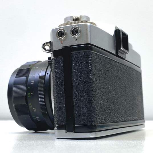Vintage Ricoh Singlex TLS 35mm SLR Camera with 50mm & 28mm Lenses image number 4