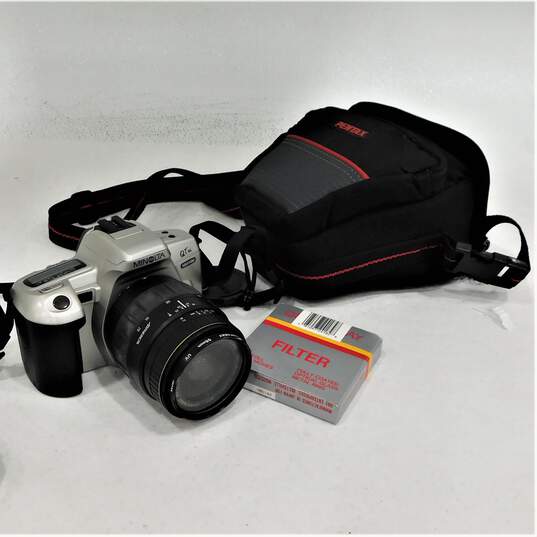 Minolta QTsi Maxxum SLR 35mm Film Camera W/ 28-80mm Lens & Case image number 1