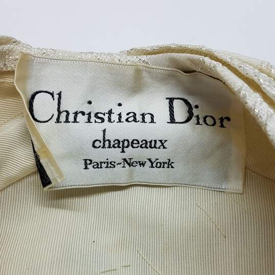 AUTHENTICATED Christian Dior Chapeaux Vintage Womens White Satin Turban Hat image number 2