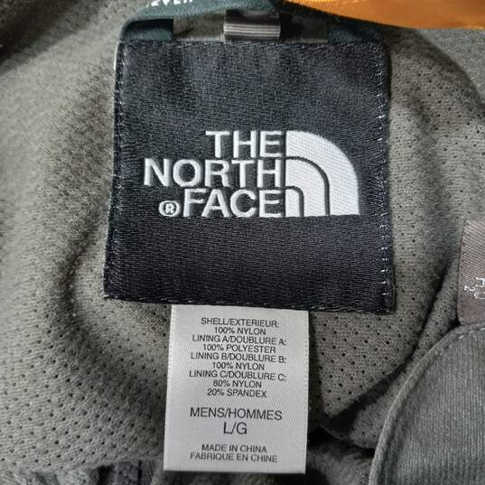 The North Face Winter Jacket Men's Size L image number 3