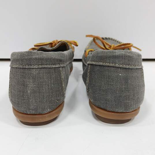 Minnetonka Women's Grey Moccasin Bow Canvas Slip On Shoes Size 9.5 image number 4