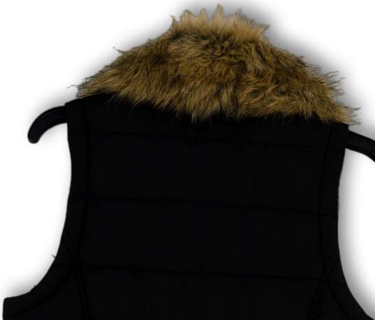NWT Womens Black Sleeveless Fur Collar Quilted Full-Zip Puffer Vest Size S image number 4