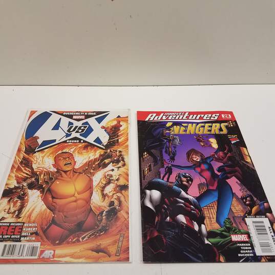 Marvel Avengers Comic Books image number 7