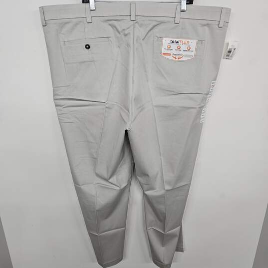 Roundtree & Yorke Total Flex Flat Front Dress Pants image number 2