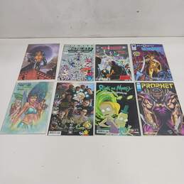 Bundle of 8 Assorted Comic Books