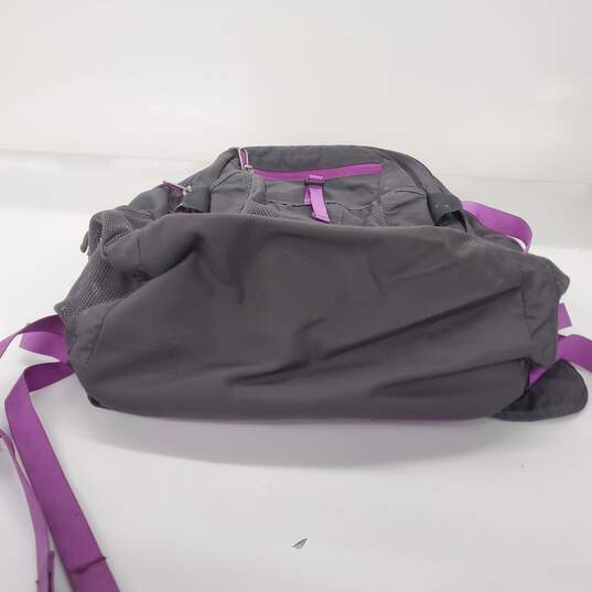 The North Face Recon 30L Gray/Purple Laptop Backpack image number 4