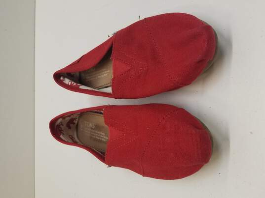 TOMS Women's Red Canvas Classic Shoes Sz. 7 image number 5